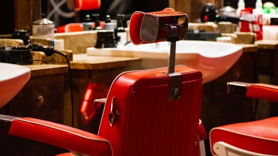 Sfeerbeeld in de barbershop aan de Folkingestraat